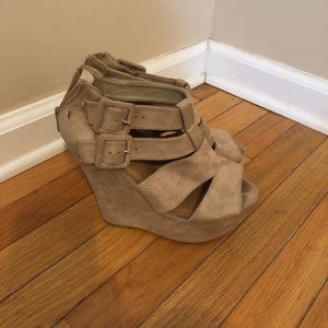 Dots Tan Suede Buckle Wedge